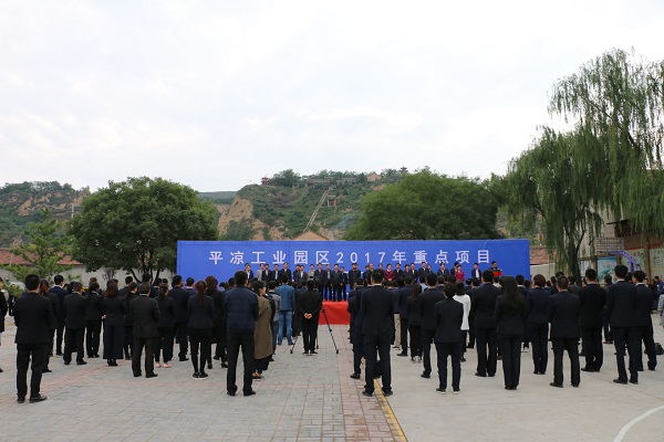 市委副書(shū)記、市長(zhǎng)王奮彥帶隊(duì)觀摩督查公司項(xiàng)目建設(shè)工作(圖3)